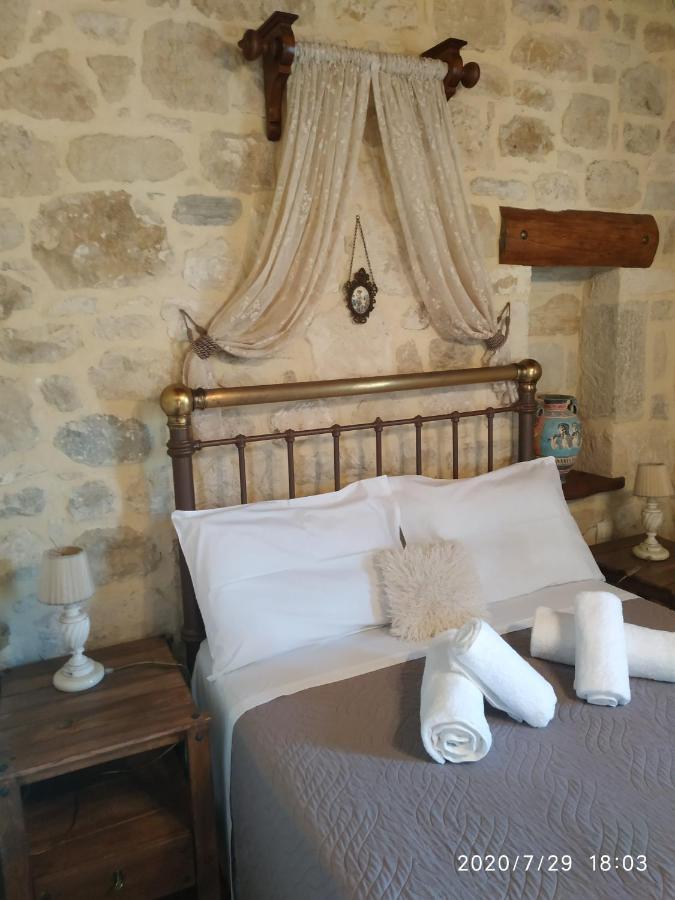 Amazing Stone Villas Kapetaniana Exterior photo